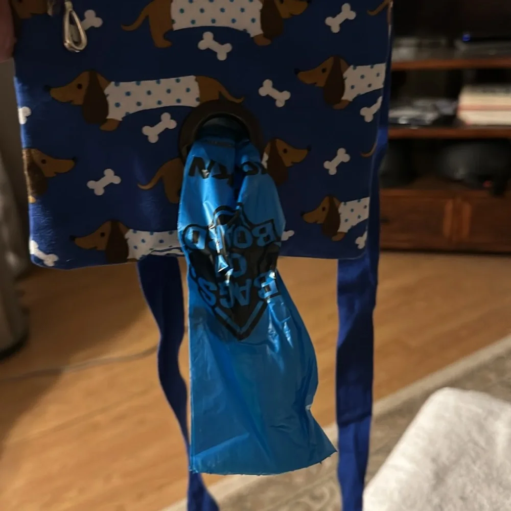 Doggy oppps bag holder